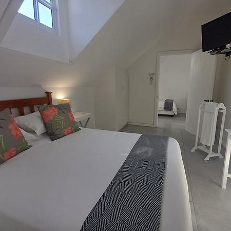Millard Crescent Guest House Порт-Елізабет Екстер'єр фото