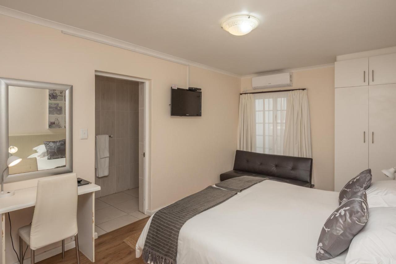 Millard Crescent Guest House Порт-Елізабет Екстер'єр фото