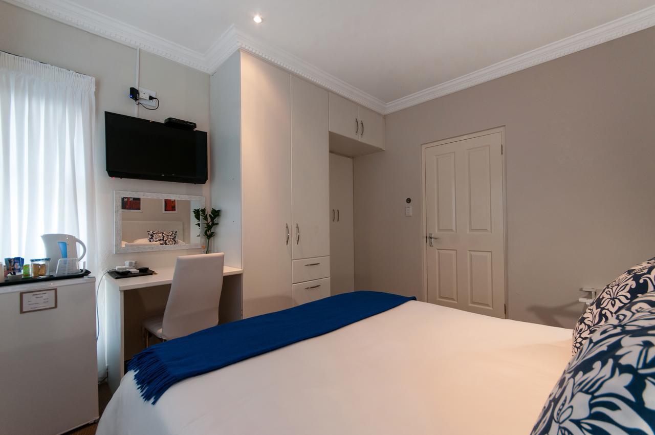 Millard Crescent Guest House Порт-Елізабет Екстер'єр фото